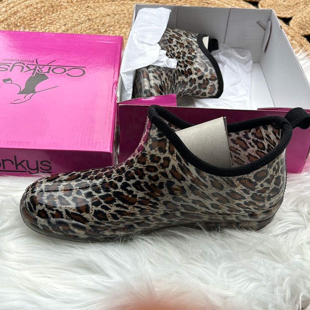 CORKYS RAIN SHOE. CHEETAH NWT size up